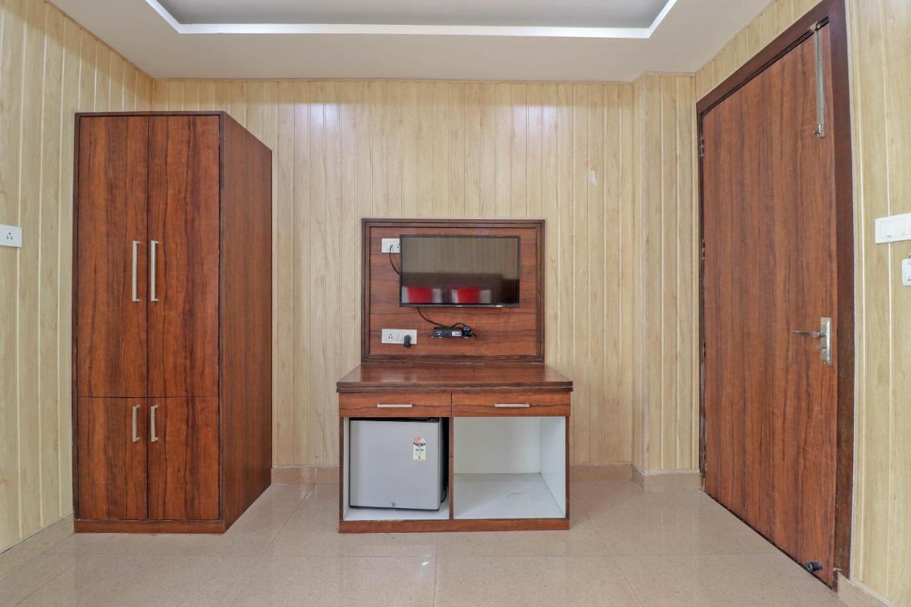 Capital O 76444 Hotel Hill-Top Inn Narendra Nagar מראה חיצוני תמונה