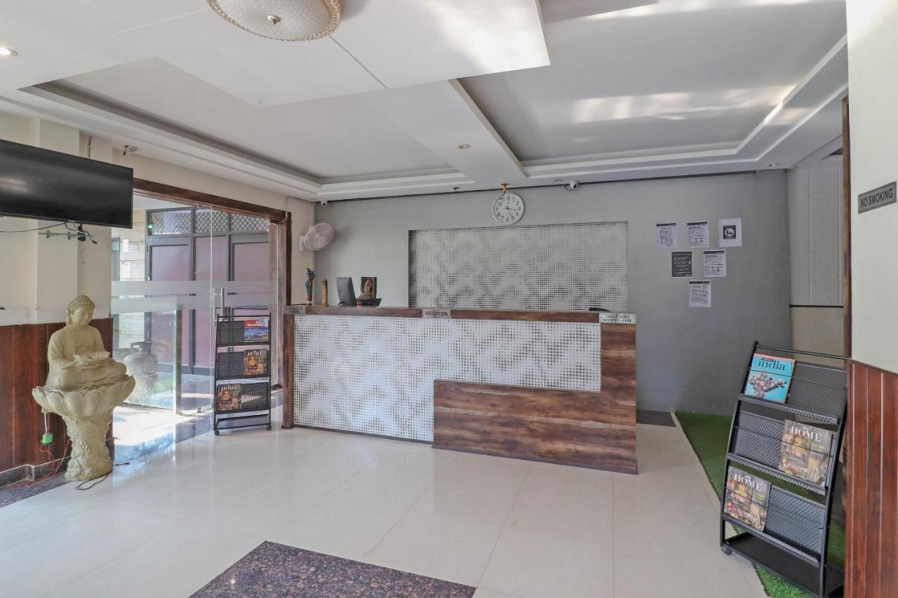 Capital O 76444 Hotel Hill-Top Inn Narendra Nagar מראה חיצוני תמונה