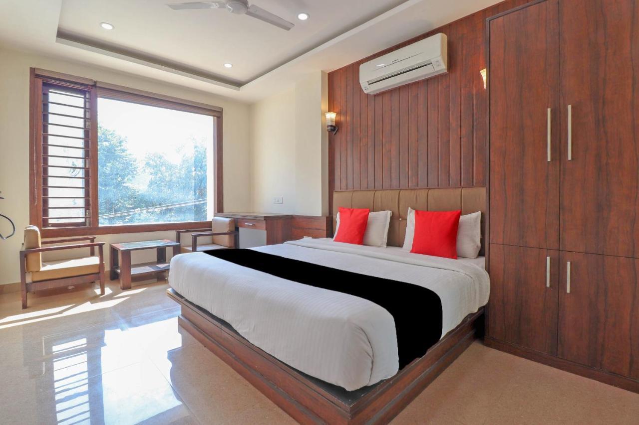 Capital O 76444 Hotel Hill-Top Inn Narendra Nagar מראה חיצוני תמונה