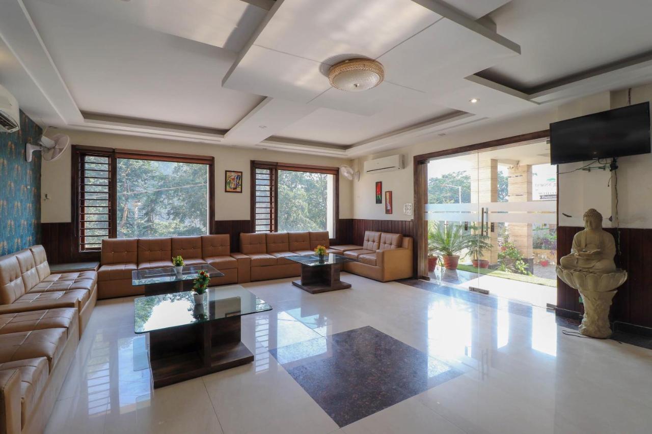 Capital O 76444 Hotel Hill-Top Inn Narendra Nagar מראה חיצוני תמונה